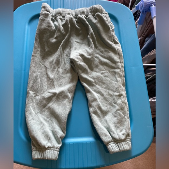Kids old navy sweats - Picture 4 of 4